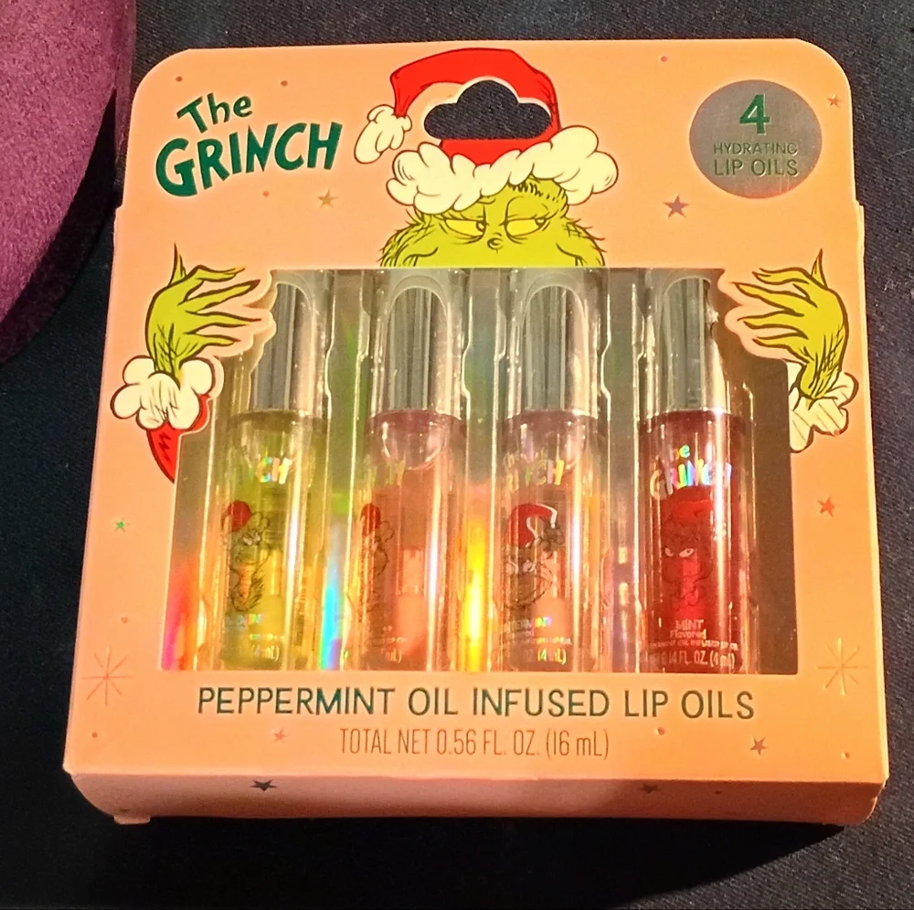 NWT Taste Beauty Grinch Bundle